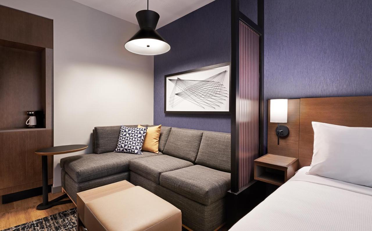 Hyatt Place Sacramento International Airport エクステリア 写真