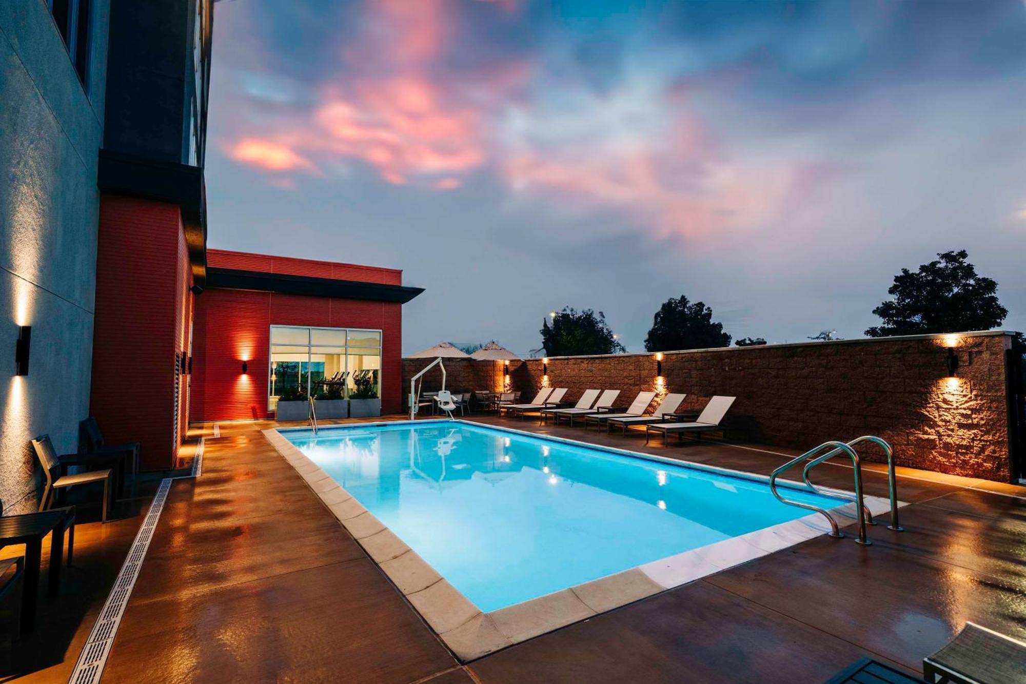Hyatt Place Sacramento International Airport エクステリア 写真